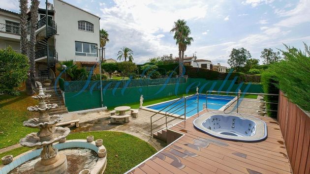 Foto 2 de Xalet en venda a calle Romaní de 6 habitacions amb terrassa i piscina