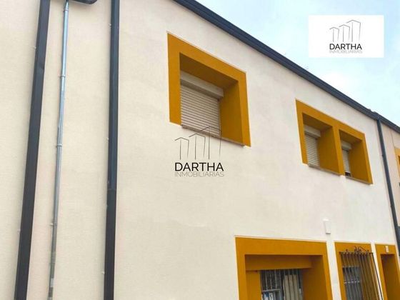 Foto 1 de Casa en venda a Pintores-Ferial de 4 habitacions amb terrassa i calefacció