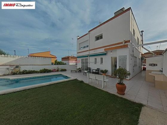 Foto 1 de Venta de chalet en Santa Maria-Eixample-Sud Sumella de 5 habitaciones con terraza y piscina