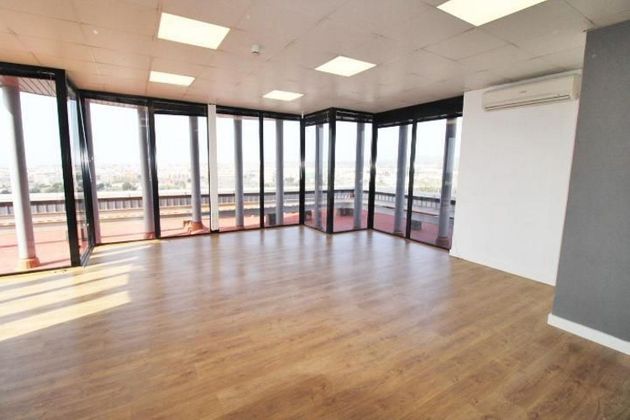 Foto 1 de Alquiler de oficina en ronda D'europa con terraza y ascensor