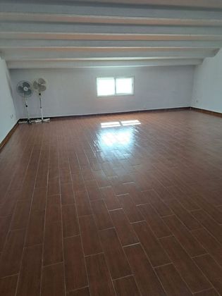 Foto 2 de Casa adosada en venta en Almendralejo de 3 habitaciones con garaje y aire acondicionado