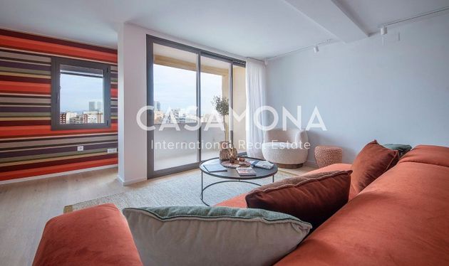 Foto 1 de Alquiler de piso en La Barceloneta de 2 habitaciones con garaje y balcón