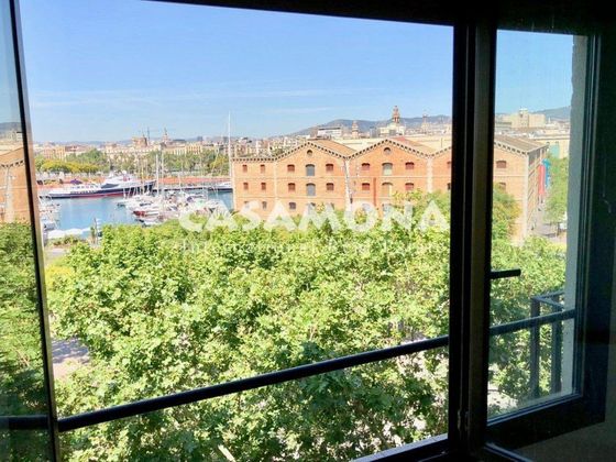 Foto 2 de Pis en lloguer a La Barceloneta de 3 habitacions amb terrassa i balcó