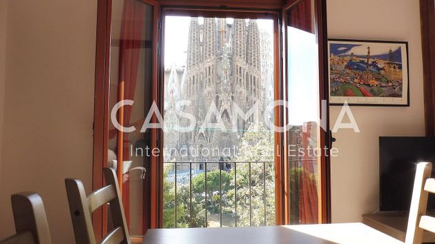 Foto 1 de Pis en lloguer a La Sagrada Família de 3 habitacions amb terrassa i balcó