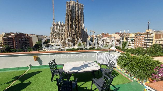 Foto 2 de Pis en lloguer a La Sagrada Família de 3 habitacions amb terrassa i balcó