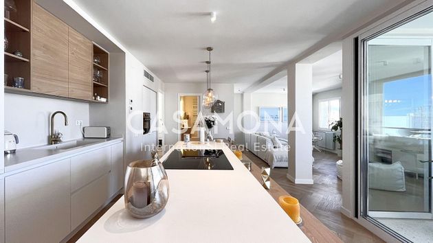Foto 2 de Alquiler de piso en La Barceloneta de 2 habitaciones con terraza y aire acondicionado