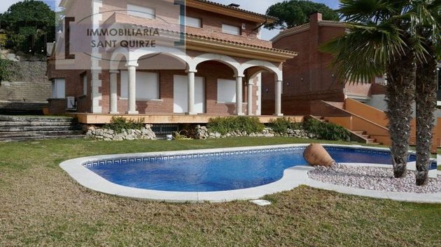 Foto 1 de Casa en venta en Sant Vicenç de Montalt de 5 habitaciones con piscina y garaje