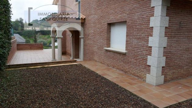 Foto 2 de Casa en venta en Sant Vicenç de Montalt de 5 habitaciones con piscina y garaje