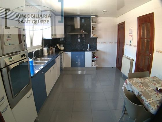 Foto 2 de Venta de casa en Centre - Sant Quirze del Vallès de 4 habitaciones con terraza y aire acondicionado
