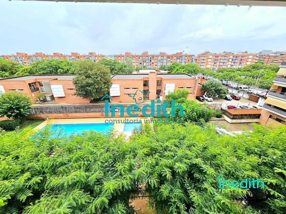 Foto 1 de Pis en venda a Almeda - El Corte Inglés de 3 habitacions amb terrassa i piscina