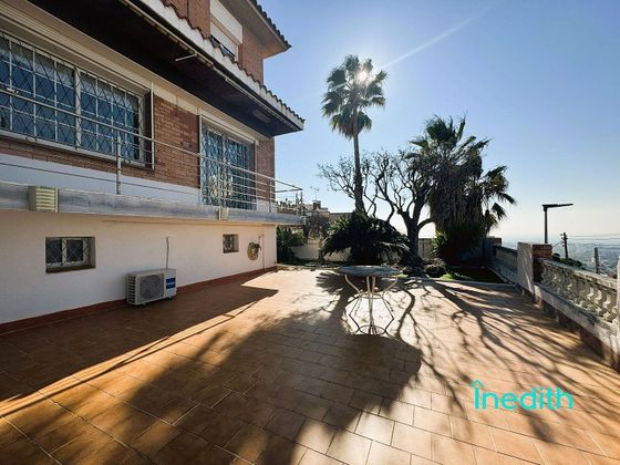 Foto 2 de Venta de chalet en Ciutat Diagonal - La Miranda - La Mallola de 8 habitaciones con terraza y piscina