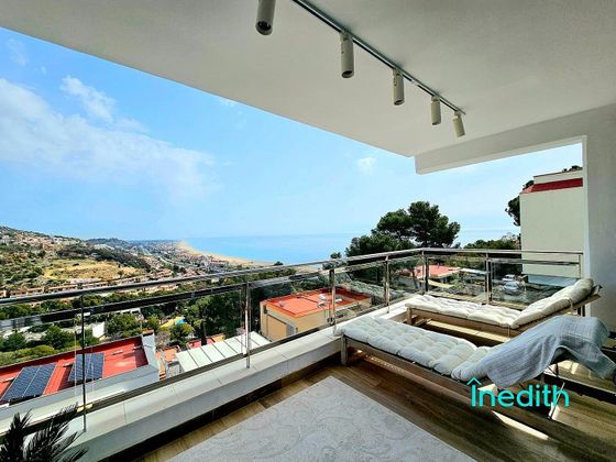 Foto 1 de Xalet en venda a Botigues de Sitges - Garraf de 4 habitacions amb terrassa i piscina