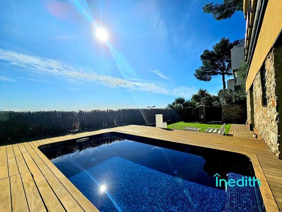 Foto 2 de Chalet en venta en Botigues de Sitges - Garraf de 6 habitaciones con terraza y piscina
