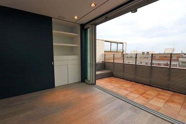 Foto 1 de Piso en venta en El Baix Guinardó de 3 habitaciones con balcón y calefacción
