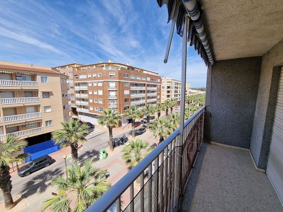 Foto 2 de Pis en venda a avenida De Cervantes de 2 habitacions amb terrassa i balcó