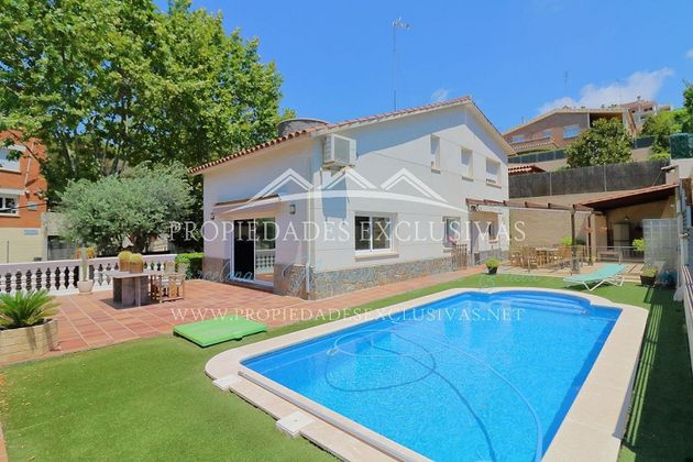 Foto 1 de Xalet en venda a calle Lluis Folch i Torres de 4 habitacions amb terrassa i piscina