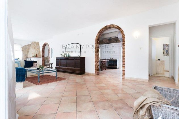 Foto 2 de Piso en alquiler en Cala Vedella - Cala Tarida - Cala Conta de 3 habitaciones con terraza y muebles