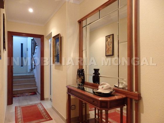 Foto 2 de Casa adossada en venda a Marianao de 5 habitacions amb terrassa i garatge