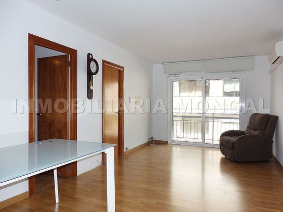 Foto 1 de Pis en venda a Centre - Sant Boi de Llobregat de 4 habitacions amb balcó i aire acondicionat