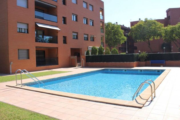 Foto 2 de Piso en venta en avenida De la Diputació de 3 habitaciones con terraza y piscina