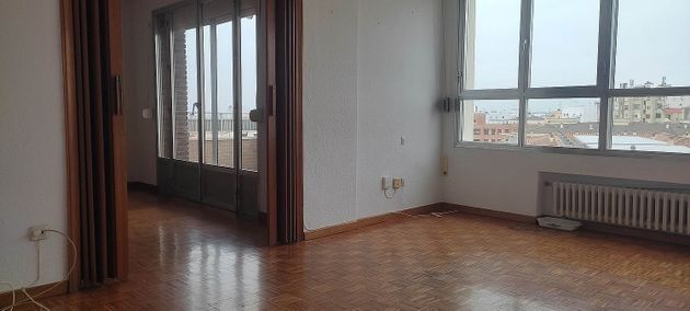 Foto 1 de Pis en venda a Casco Antiguo - Centro de 5 habitacions amb terrassa i aire acondicionat