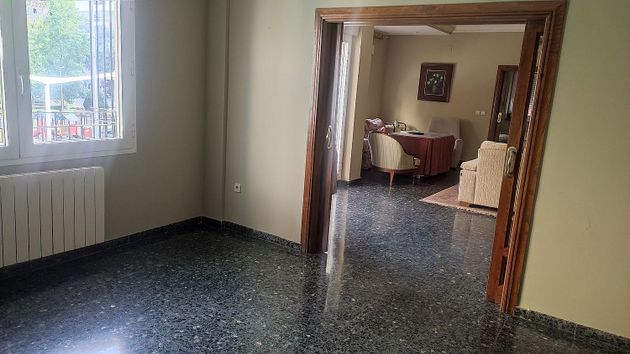 Foto 1 de Pis en venda a Santa Marina - La Paz de 5 habitacions amb terrassa i garatge