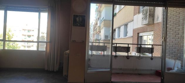 Foto 2 de Piso en venta en Santa Marina - La Paz de 4 habitaciones con terraza y calefacción