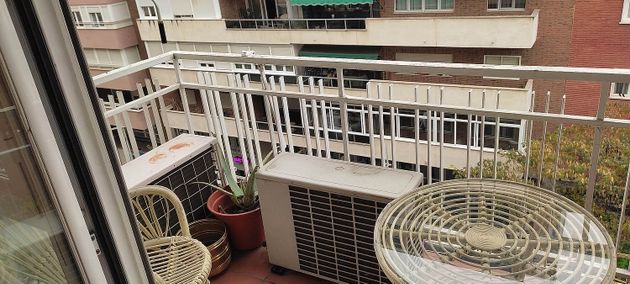 Foto 2 de Pis en venda a Santa Marina - La Paz de 3 habitacions amb terrassa i garatge
