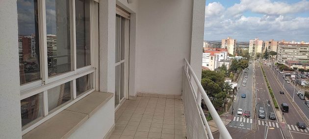 Foto 1 de Piso en venta en Maria Auxiliadora - Barriada LLera de 3 habitaciones con terraza y ascensor