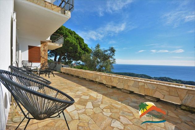 Foto 1 de Chalet en venta en Roca Grossa - Serra Brava de 6 habitaciones con terraza y piscina