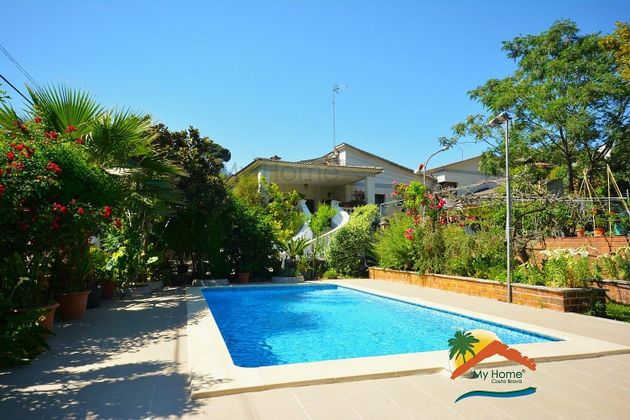 Foto 1 de Xalet en venda a calle Arbúcies de 6 habitacions amb terrassa i piscina