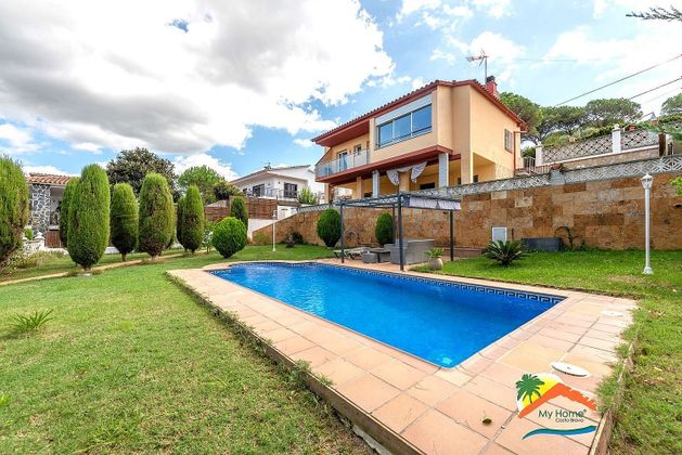 Foto 2 de Xalet en venda a calle De Rocacorba de 5 habitacions amb terrassa i piscina