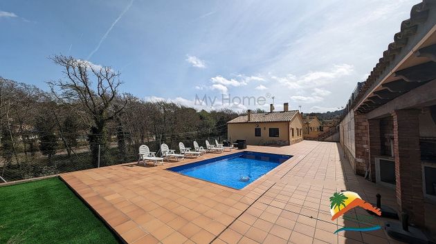 Foto 1 de Xalet en venda a calle De Sant Marc de 4 habitacions amb terrassa i piscina