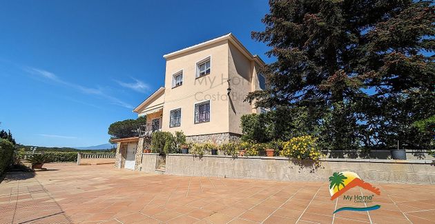 Foto 2 de Xalet en venda a calle De Sant Pere de 4 habitacions amb terrassa i piscina