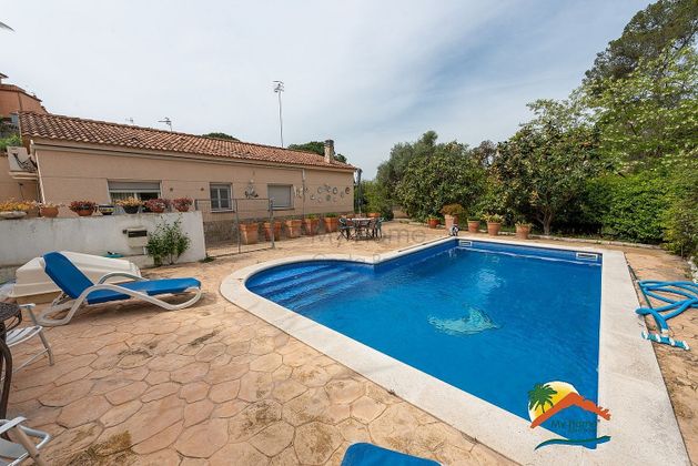 Foto 2 de Xalet en venda a calle Còrsega de 3 habitacions amb terrassa i piscina
