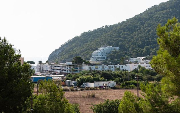 Foto 1 de Local en venda a Santa Eulalia del Río amb terrassa i piscina