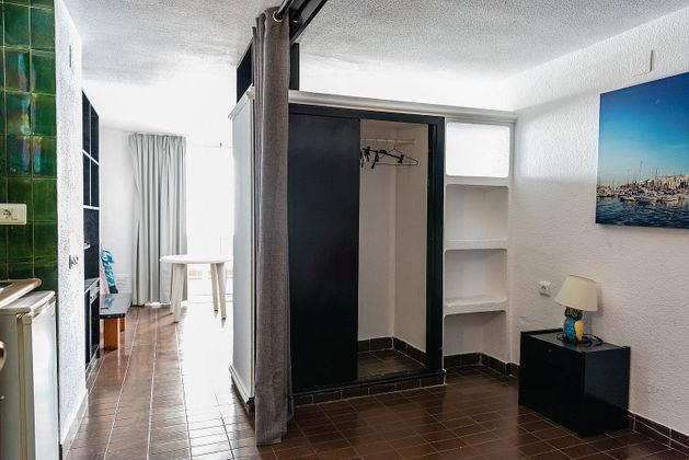 Foto 1 de Venta de piso en Ses Figueretes - Platja d'en Bossa - Cas Serres de 1 habitación con balcón y aire acondicionado
