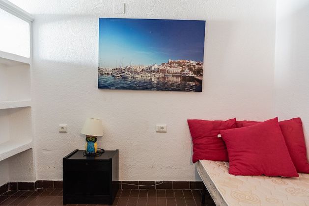 Foto 2 de Pis en venda a Ses Figueretes - Platja d'en Bossa - Cas Serres de 1 habitació amb balcó i aire acondicionat