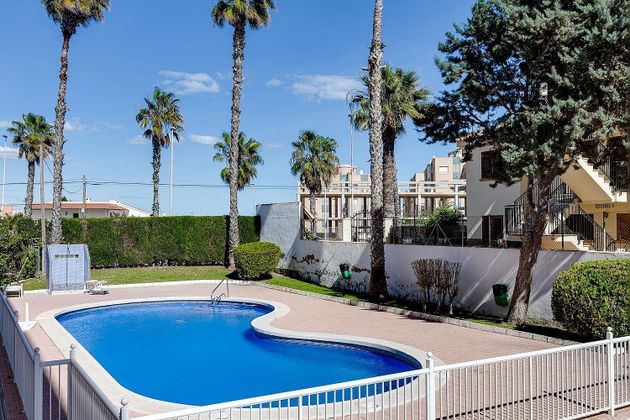 Foto 2 de Pis en venda a calle Eneas de 2 habitacions amb terrassa i piscina