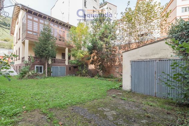Foto 2 de Xalet en venda a calle Hermanos Granda de 6 habitacions amb terrassa i jardí