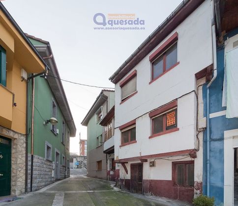 Foto 2 de Casa en venda a calle Canuto Hevia de 4 habitacions i 195 m²