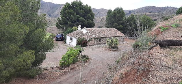 Foto 1 de Casa rural en venda a calle Ermita Las Tres Cruces de 3 habitacions amb terrassa i jardí