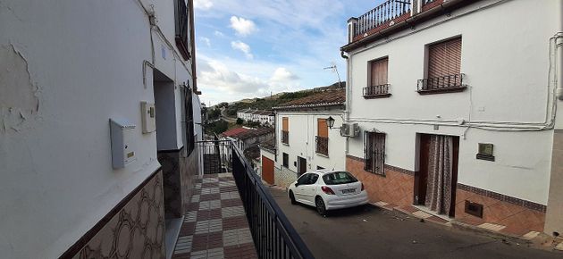 Foto 1 de Casa adossada en venda a calle Cantarrana de 4 habitacions amb terrassa i balcó