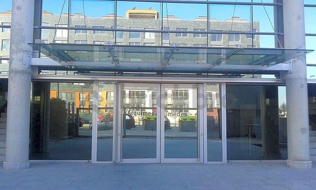 Foto 2 de Estudi en venda a calle Arquímedes amb terrassa i aire acondicionat