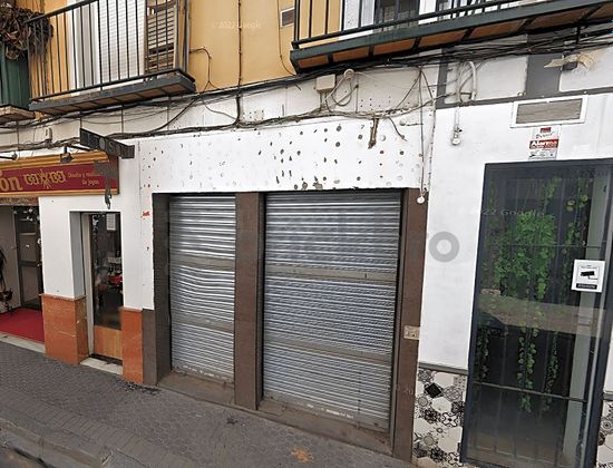 Foto 1 de Alquiler de local en calle Javier Lasso de la Vega con aire acondicionado