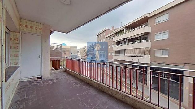 Foto 1 de Pis en venda a Sant Vicenç dels Horts de 4 habitacions amb terrassa i balcó