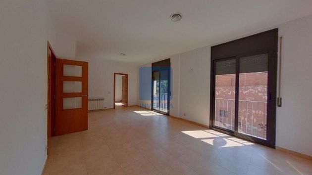 Foto 1 de Piso en venta en Marianao de 3 habitaciones con balcón y ascensor