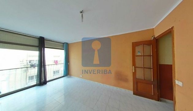 Foto 2 de Pis en venda a Can Borrell - La Plana de Lledó de 4 habitacions amb aire acondicionat i ascensor