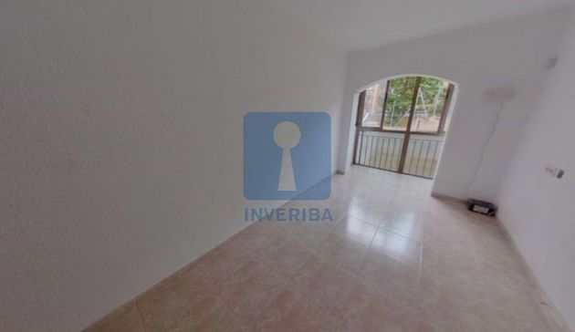 Foto 2 de Venta de piso en Can Borrell - La Plana de Lledó de 3 habitaciones con ascensor