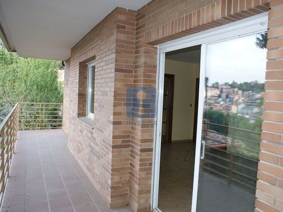 Foto 2 de Casa en venda a Cervelló de 3 habitacions amb balcó